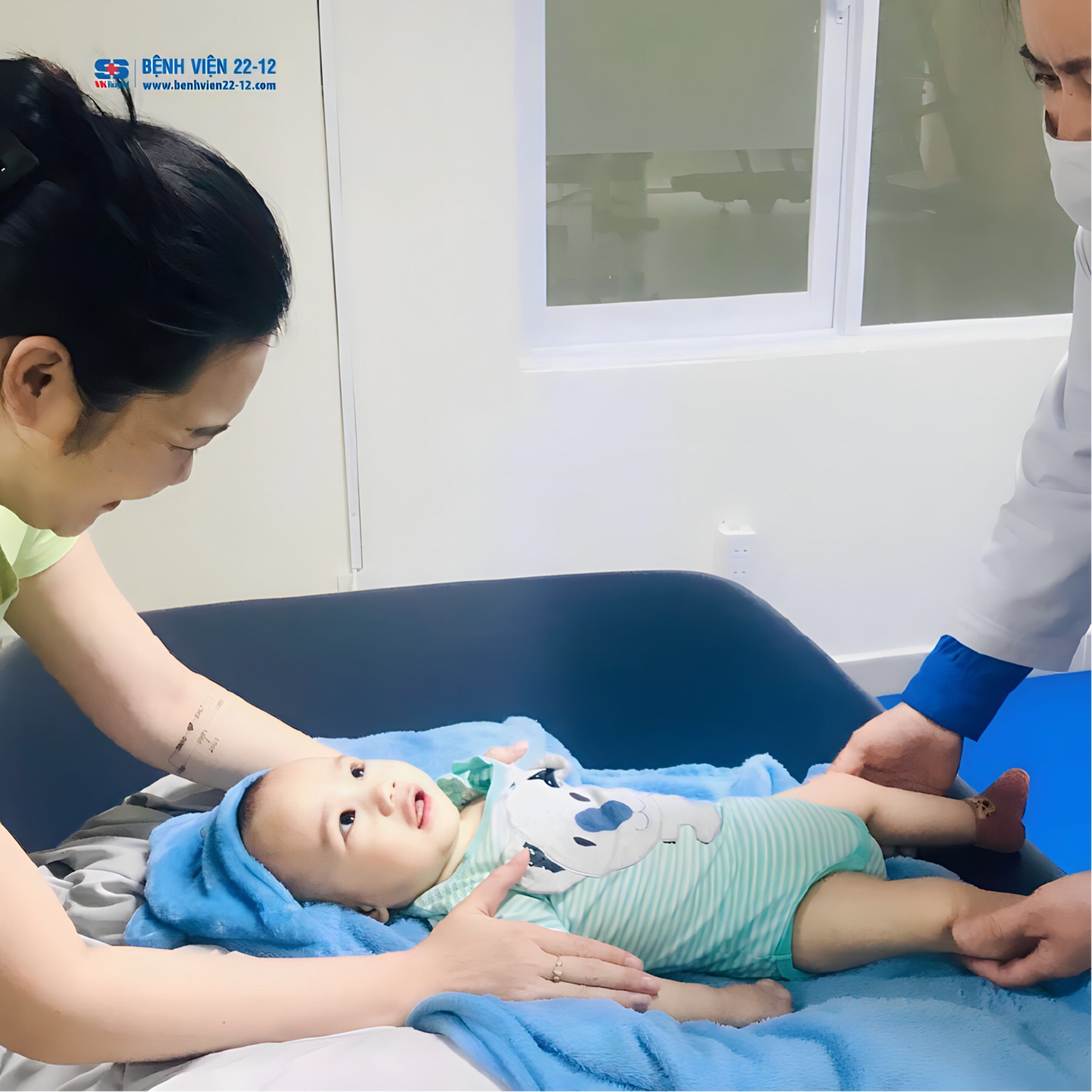 Benh vien 22-12 | Tap van dong cho tre Cham dat moc phat trien