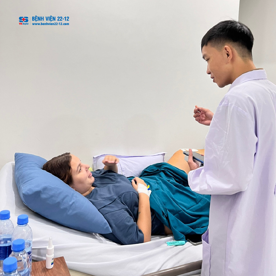 Benh vien 22-12 | Phẫu thuật kết hợp xương chày dưới máy C-ARM bằng đinh SIGN cho bệnh nhân người nga. Benh vien 22-12 | Phẫu thuật kết hợp xương chày dưới máy C-ARM bằng đinh SIGN cho bệnh nhân người nga.