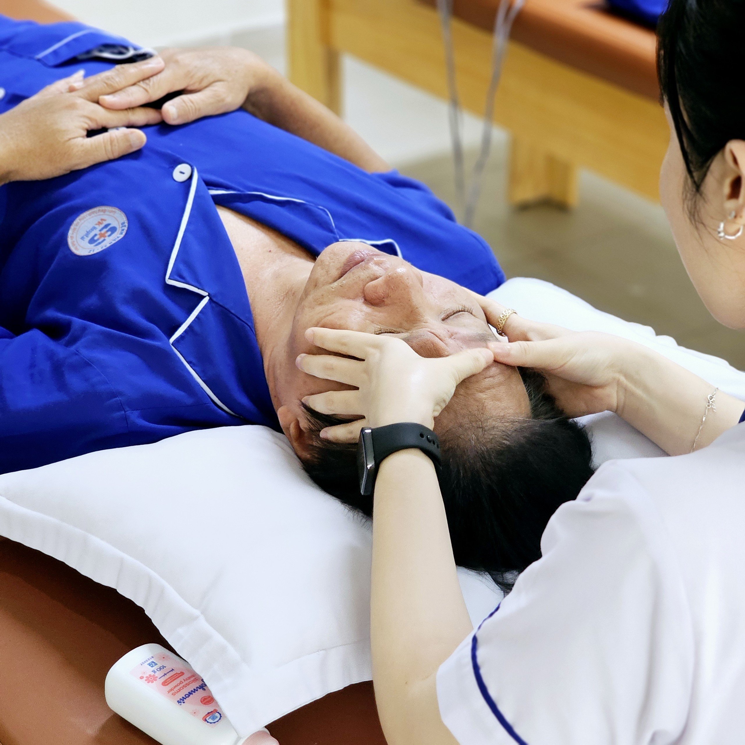 Bệnh viện 22-12 | Nguy cơ méo miệng, liệt mặt do thay đổi thời tiết đột ngột Bệnh viện 22-12 | Nguy cơ méo miệng, liệt mặt do thay đổi thời tiết đột ngột