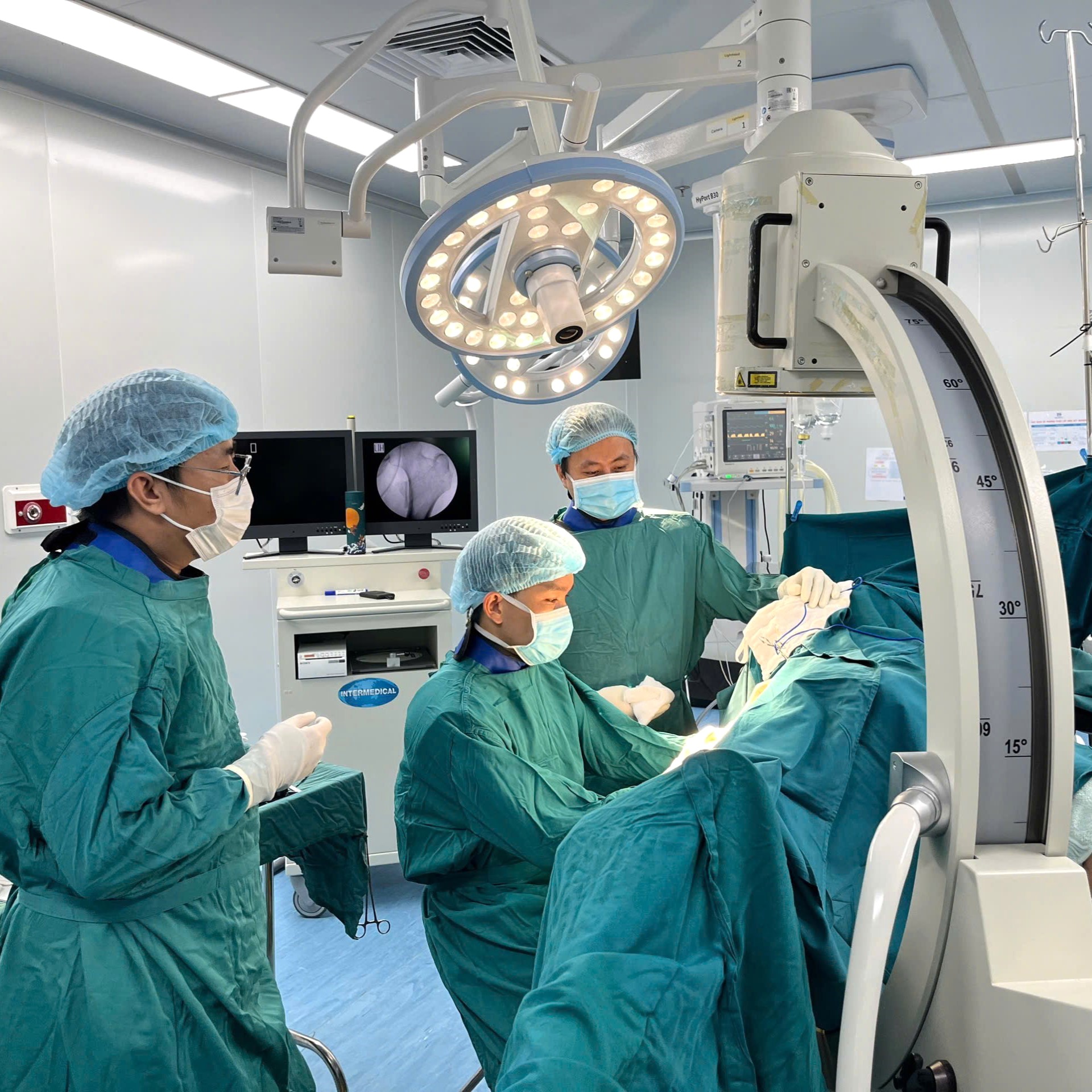 Bệnh viện 22-12 | Miễn phí chụp x-quang sau phẫu thuật xương khớp Bệnh viện 22-12 | Miễn phí chụp x-quang sau phẫu thuật xương khớp