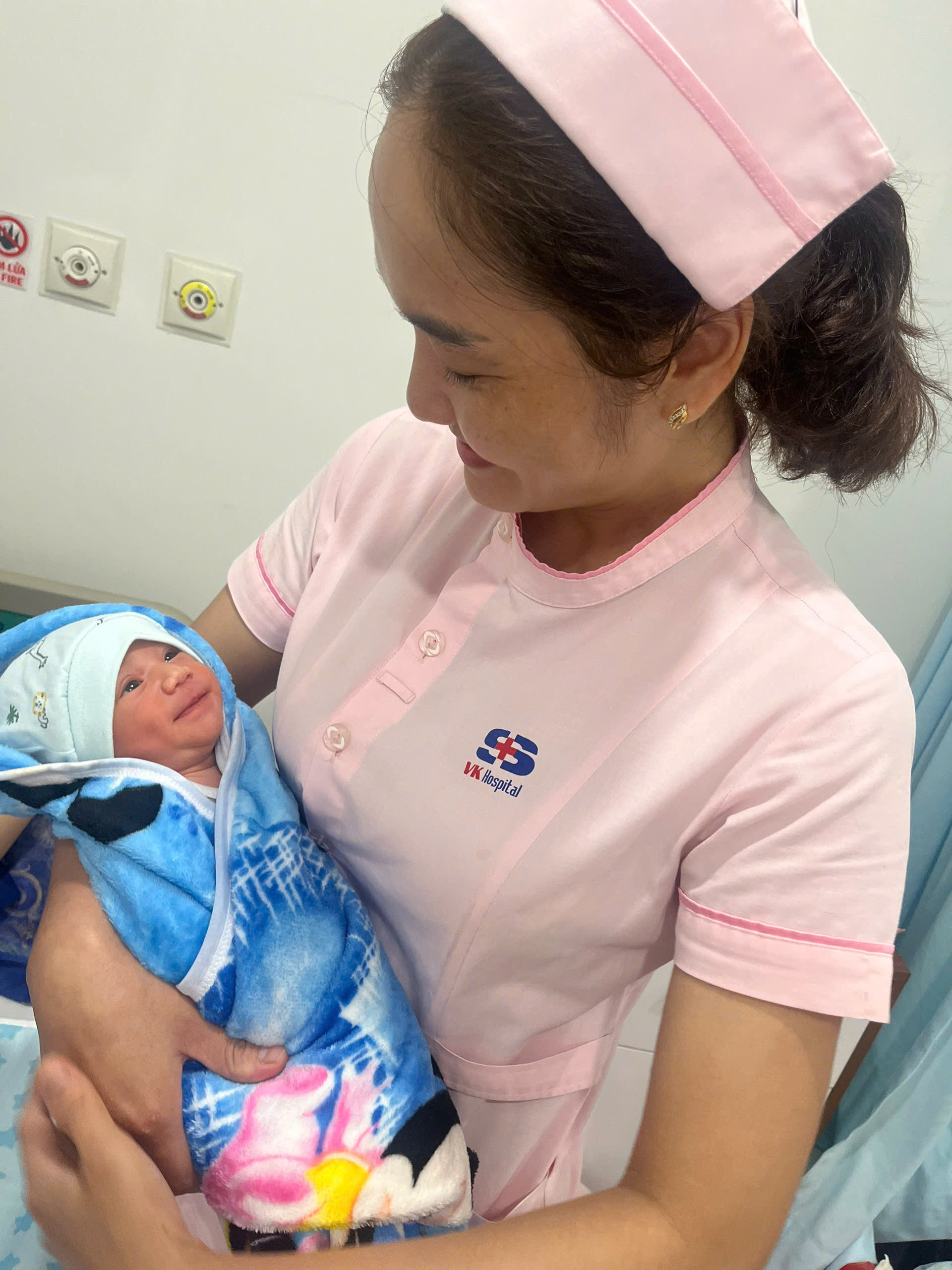 Bệnh viện 22-12| Thành công mổ lấy thai cấp cứu cho sản phụ sa dây rốn Bệnh viện 22-12| Thành công mổ lấy thai cấp cứu cho sản phụ sa dây rốn